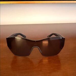 Alo Yoga Stunner Sunglasses - Black